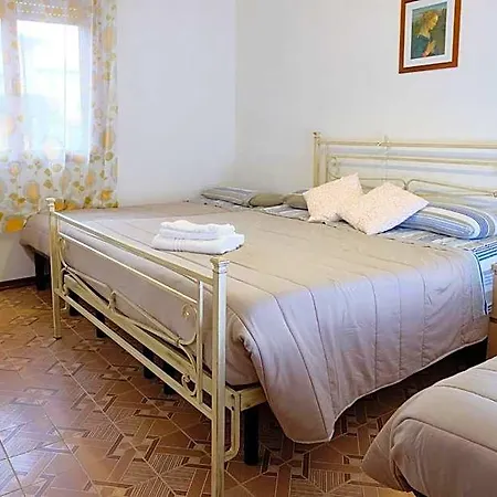 Отель Peaceful Flat With Direct Access Beahost